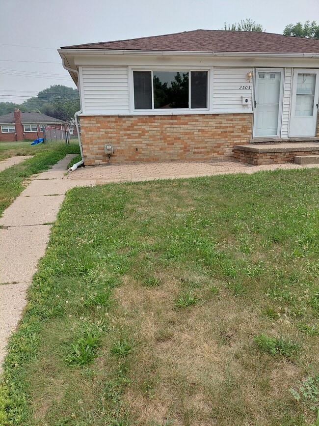 Building Photo - 2505 Stieber St