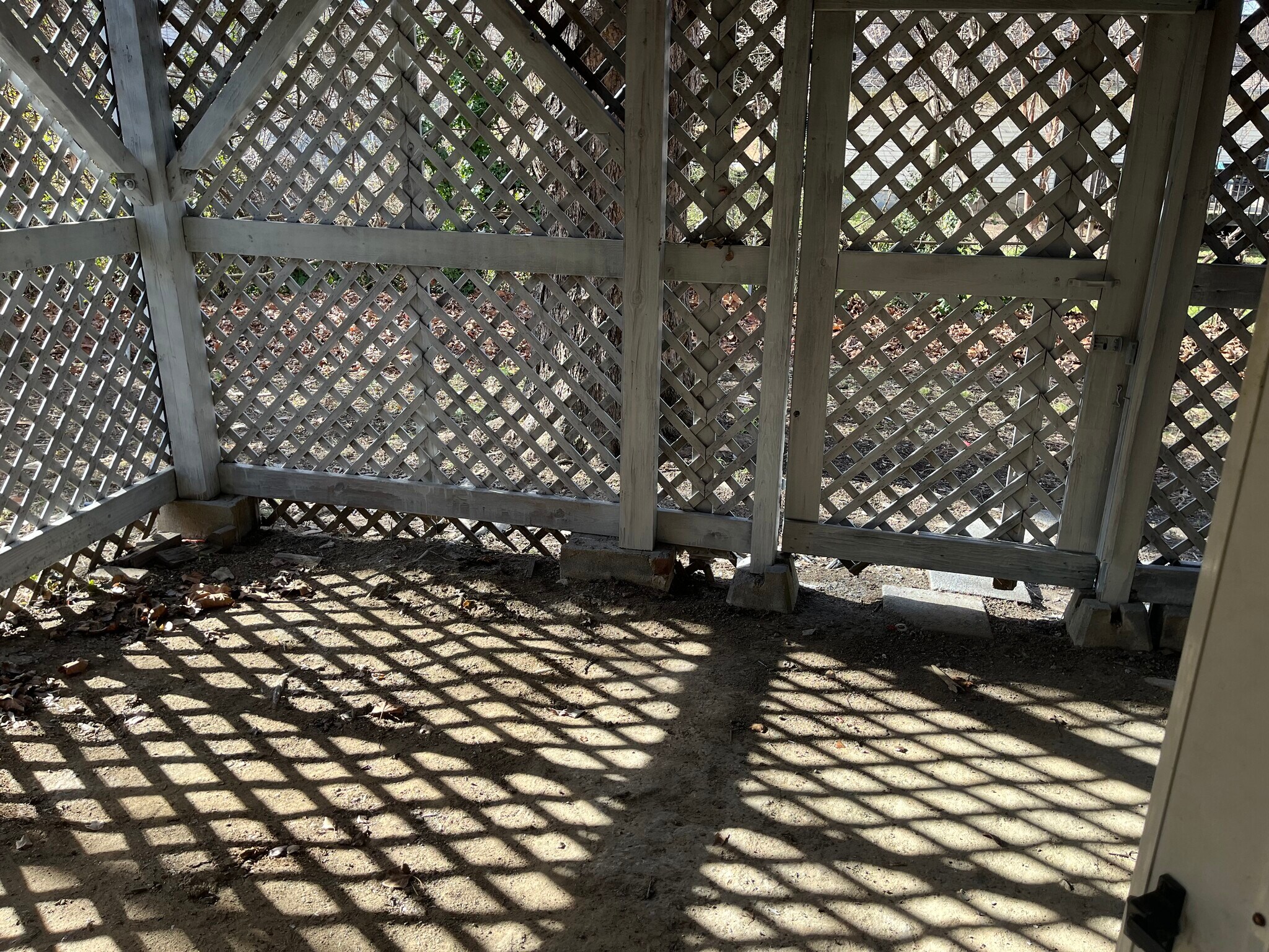 Building Photo - 3617 Sharon Ave