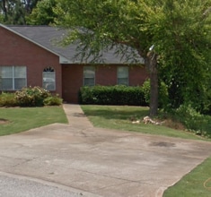 Building Photo - Gorgeous Duplex Available May 2026!