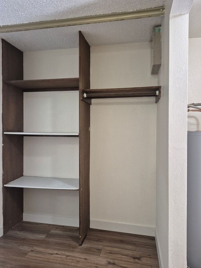 Building Photo - Upgraded 2 Bedroom Duplex Walking Distance...