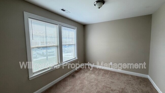 Building Photo - 525 Portstewart Dr