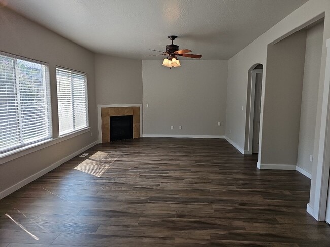 Building Photo - 6214 N Silver Elm Way