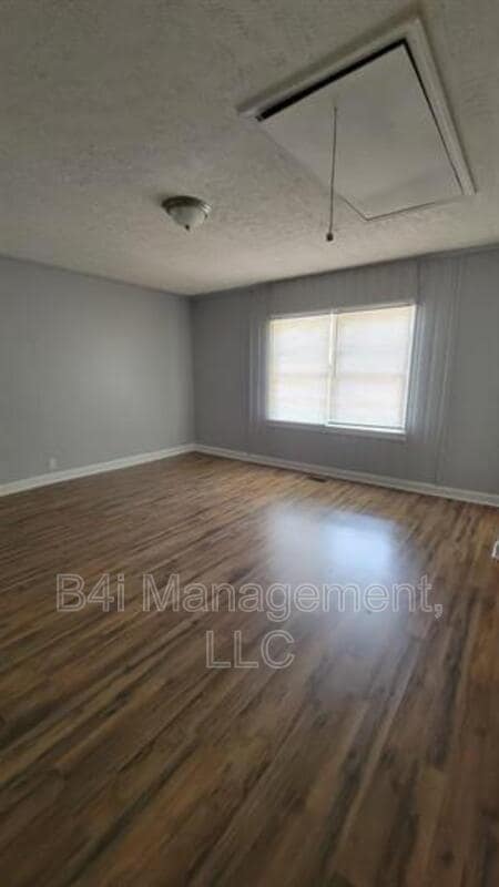 Building Photo - 10 Sanford Ave