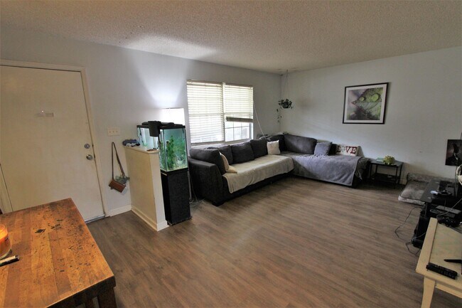 Building Photo - 2389 Gregory Dr