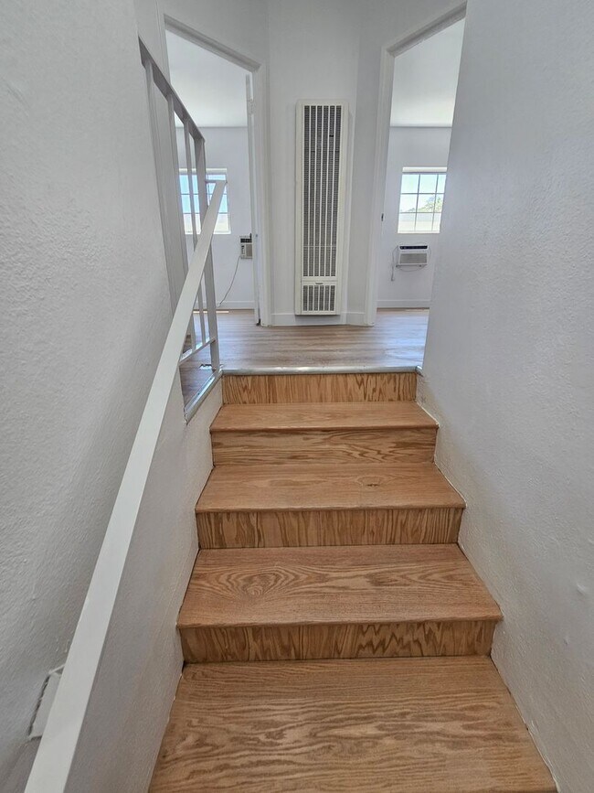 Building Photo - 245 E Ave 38