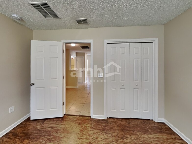 Building Photo - 9125 Fallsmill Dr