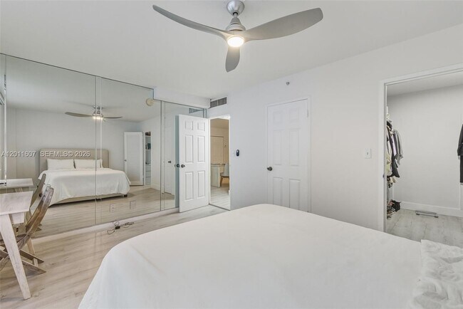 Building Photo - 9195 Collins Ave