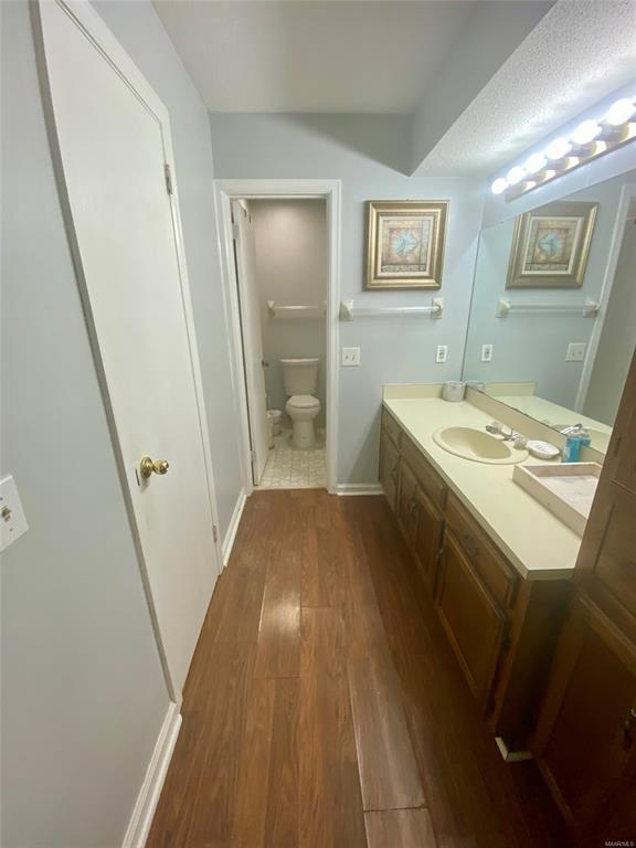 Building Photo - 3050 Sutton Dr