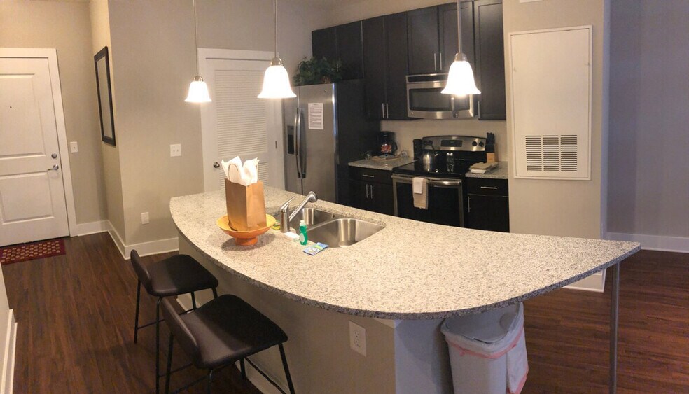 Building Photo - 2917 Camden Park Pl