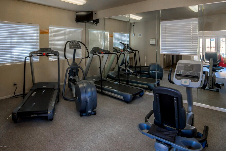 Building Photo - 1745 E Glenn St