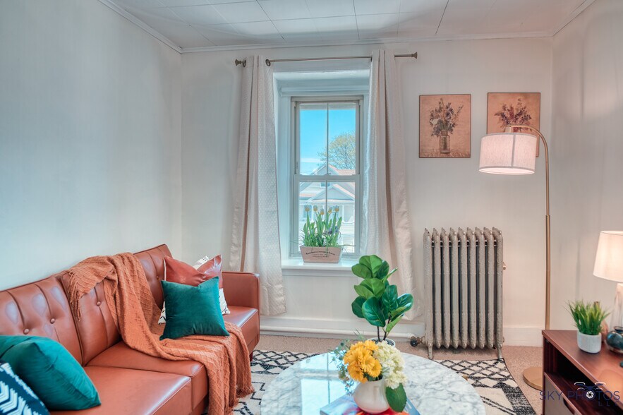 Building Photo - 52 Pomeroy Ave