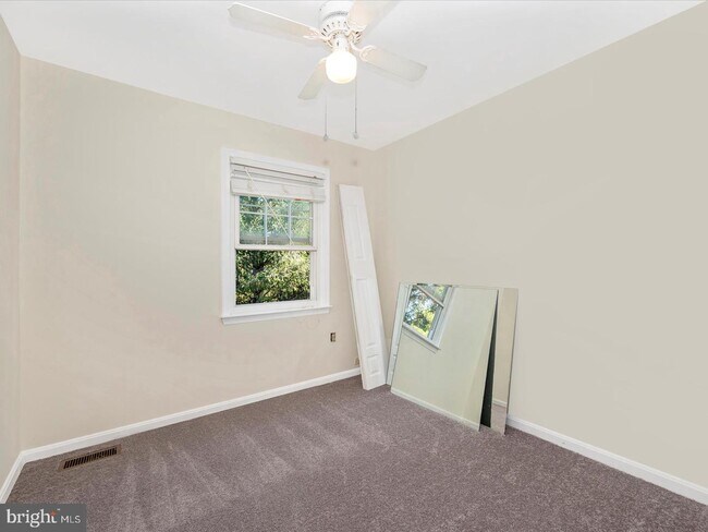 Building Photo - 15505 Villisca Terrace