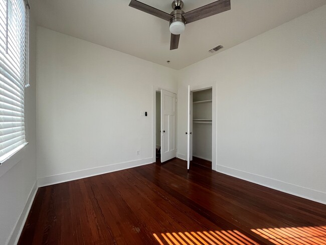 Building Photo - 5821 Catina St