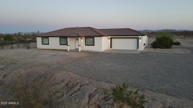 Primary Photo - 726 S Johnson Rd