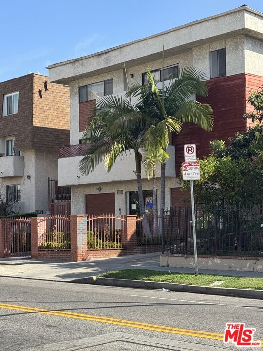 Building Photo - 142 Normandie Ave