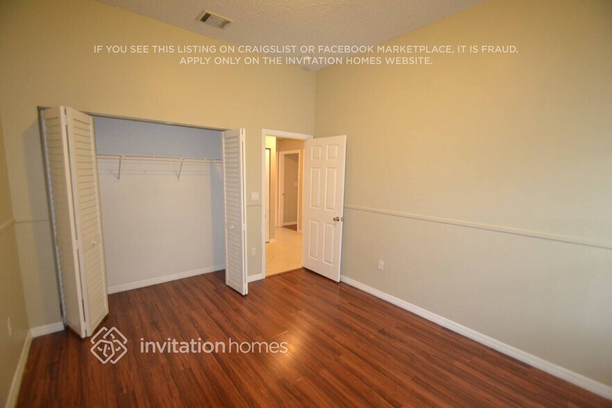 Building Photo - 2333 NW 195th Ave