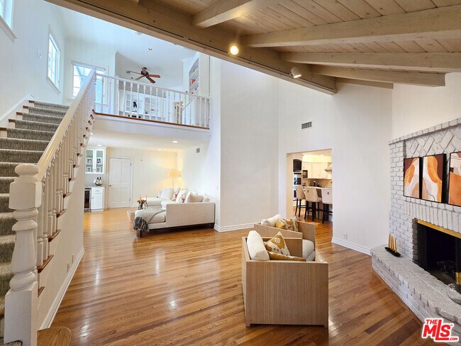 Building Photo - 3690 Crownridge Dr