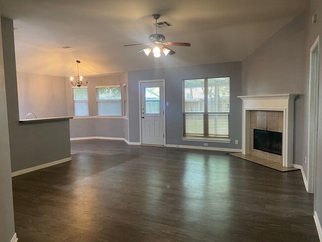 Building Photo - 3 BEDROOM, BELTON ISD