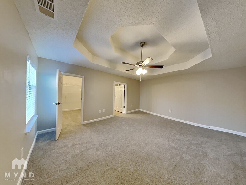 Building Photo - 3000 Tudor Dr