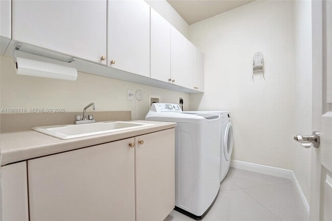 Building Photo - 8006 N Savannah Cir