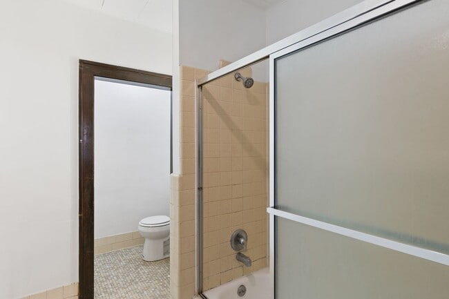 Building Photo - 2 N Huron St