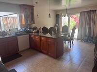 Building Photo - 1571 Lyle Dr