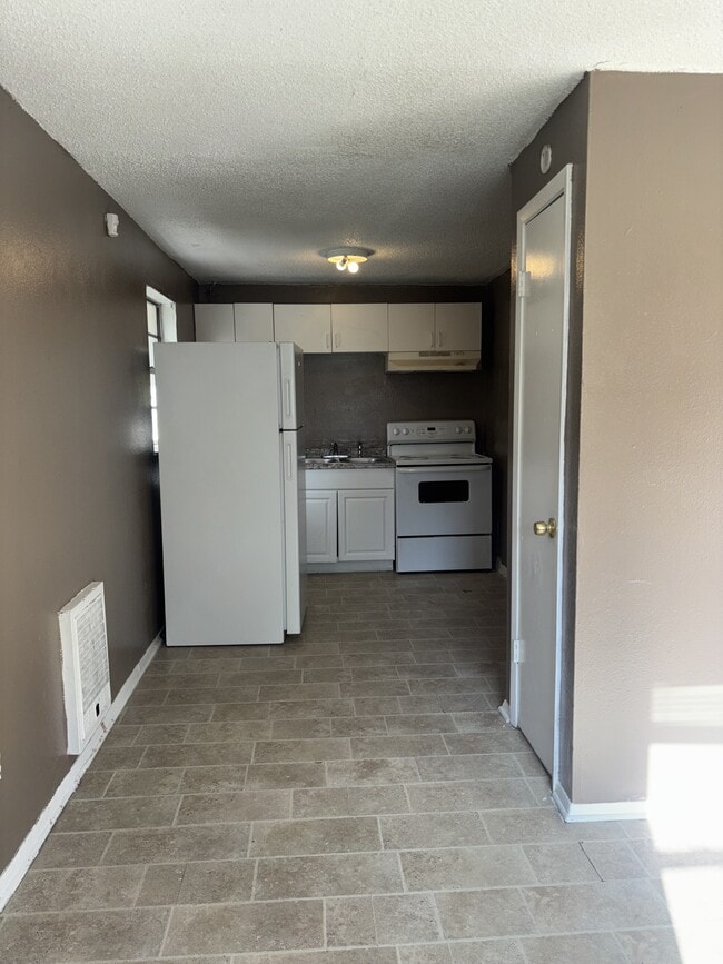 Building Photo - 1117 Rushing St