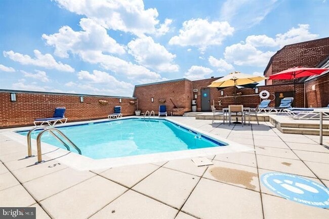 Building Photo - 1080 Wisconsin Ave NW