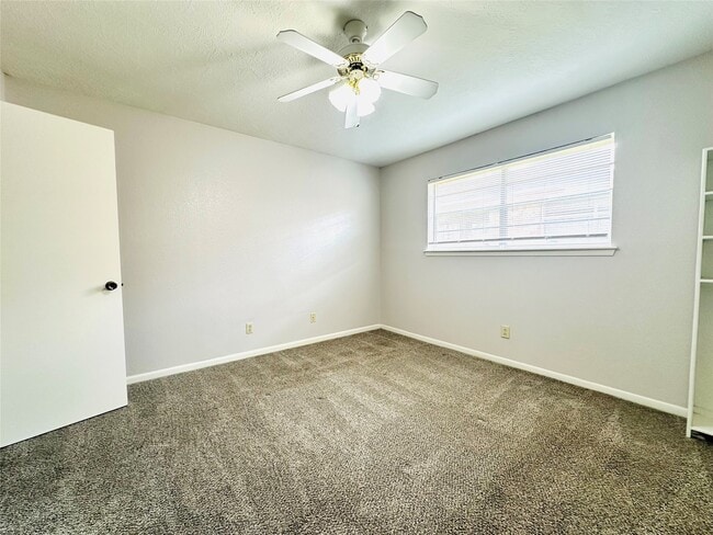 Building Photo - 1009 Mccall Ave