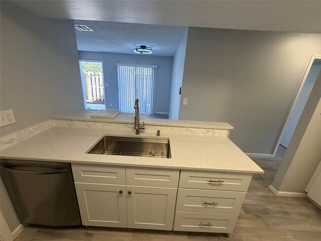 Building Photo - 6522 Harbour Rd