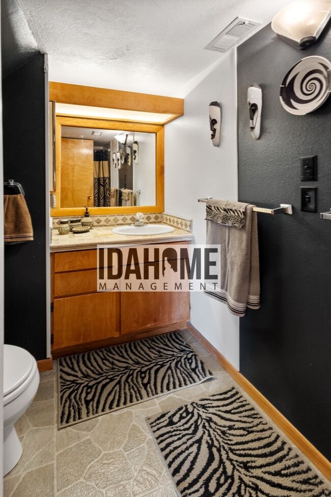 Building Photo - 1045 Sagewood Pl