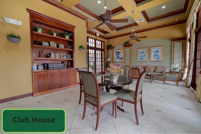 Building Photo - 1700 Crestwood Ct S