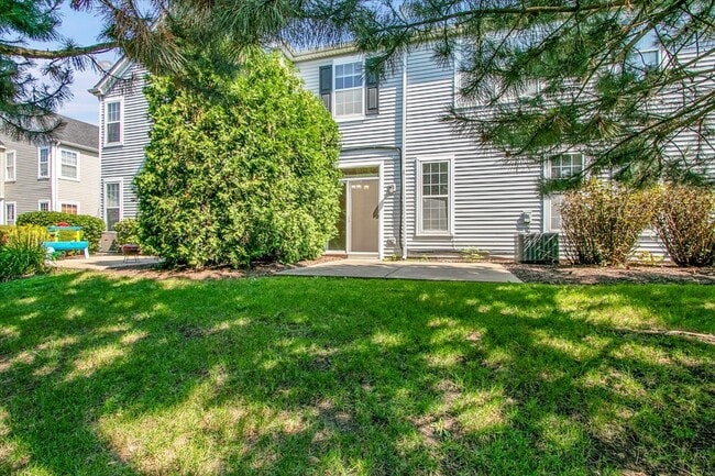 Building Photo - 4932 Montauk Dr