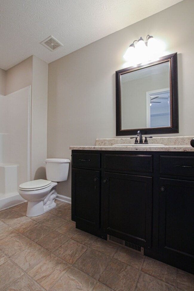 Building Photo - Three Bedroom in Autumn Creek!