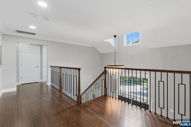 Building Photo - 70 McElroy Ave