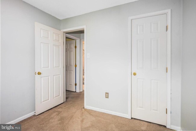 Building Photo - 5335 Hollowstone Cir