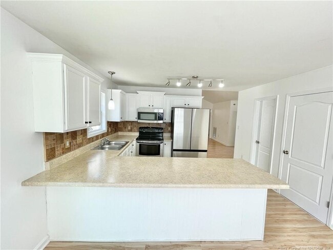 Building Photo - 332 Juno Dr