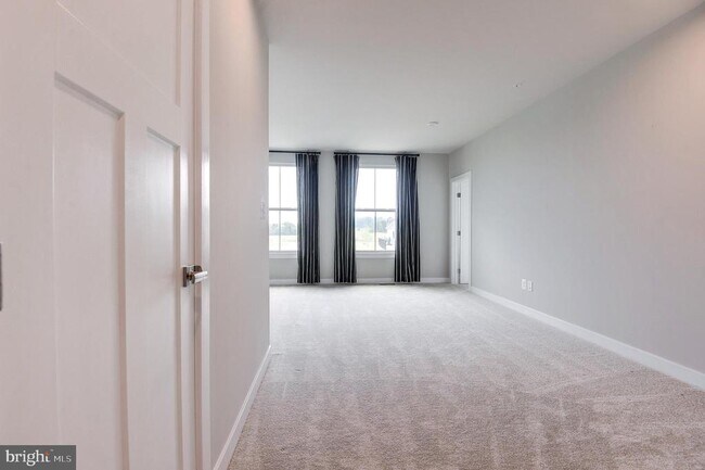 Building Photo - 24276 Thurso Sq