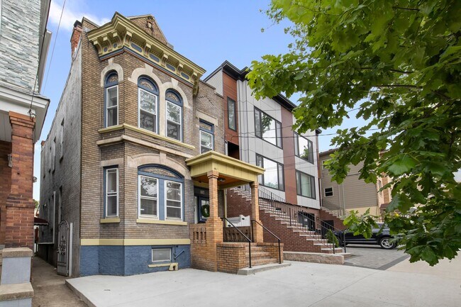 Primary Photo - 114 Carlton Ave