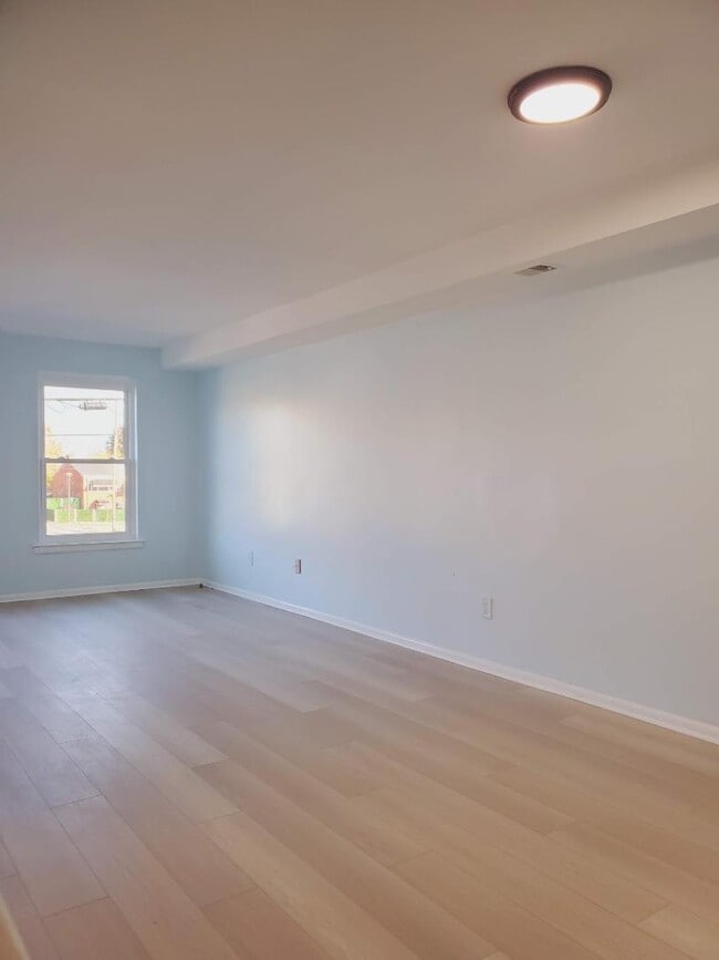 Building Photo - 2702 Island Ave