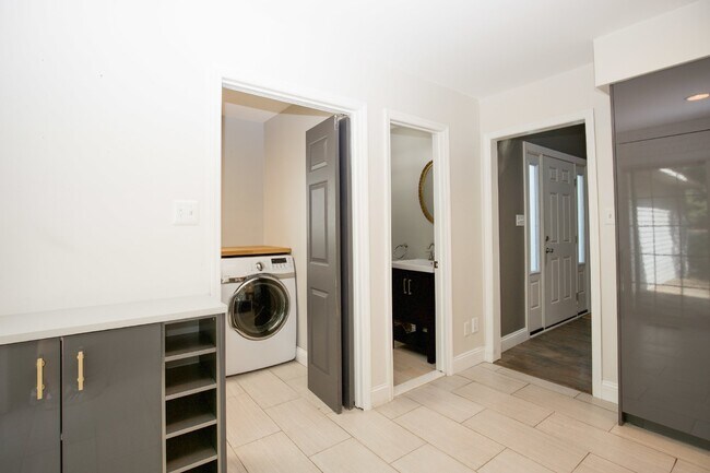 Building Photo - "3-Bedroom Home on Fox Hunt Lane in Southern Pines – Cozy Living Awaits!"