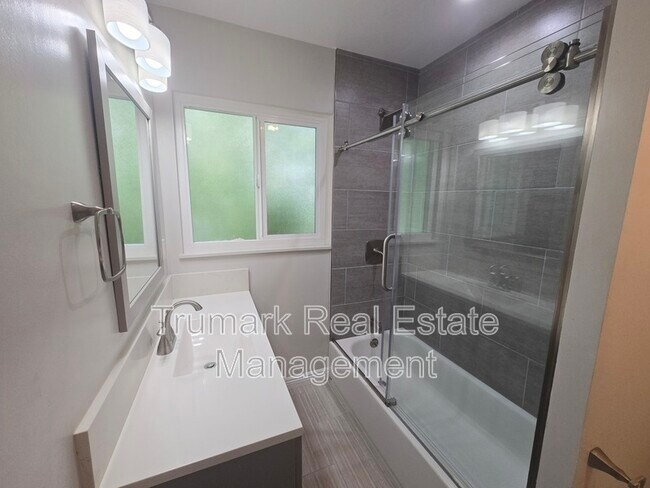 Building Photo - 1303 N Brand Blvd