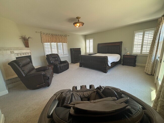 Building Photo - Rare Opportunity - House for Rent in Carmel Valley/ Earlier moving date can be negotiated.