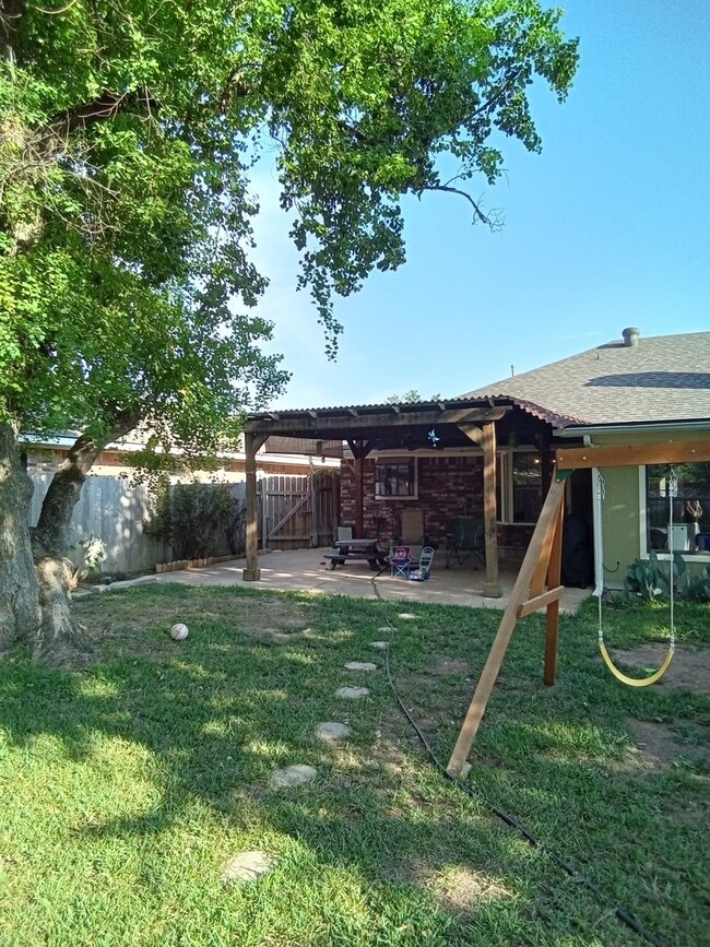 Building Photo - Brownlee Estates