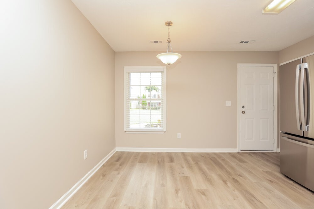 Building Photo - 3012 Deer Trail Dr