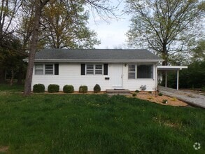 Building Photo - Adorable 3 Bedroom Home!