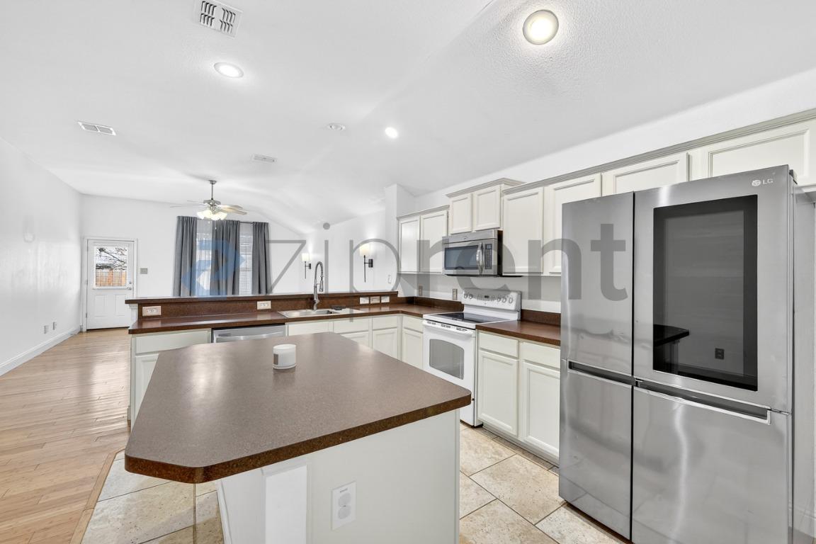 Building Photo - 1042 Grimes Dr