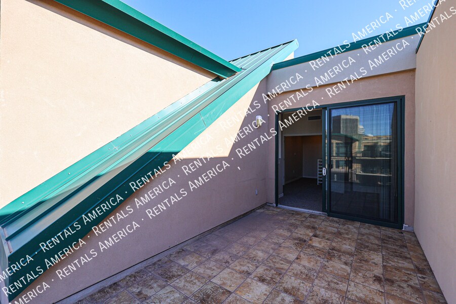Building Photo - 16 W Encanto Blvd