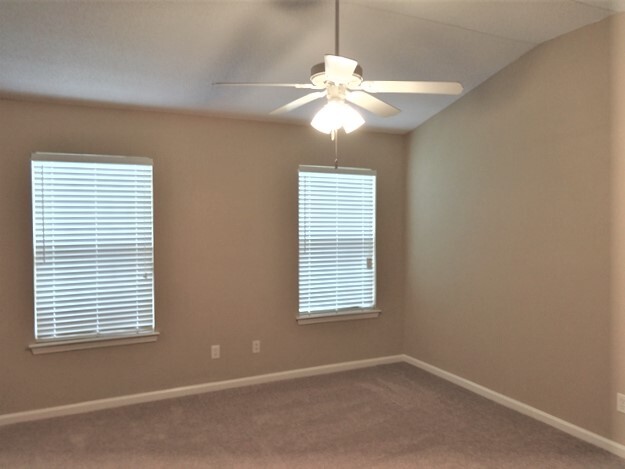 Building Photo - 47 Willow Lakes Dr