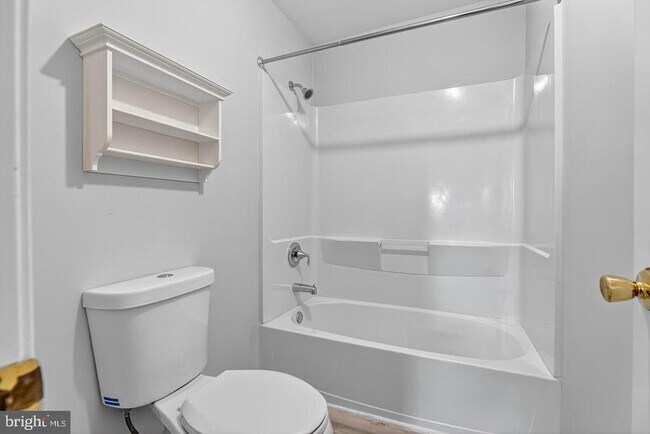 Building Photo - 23 Janwall Ct